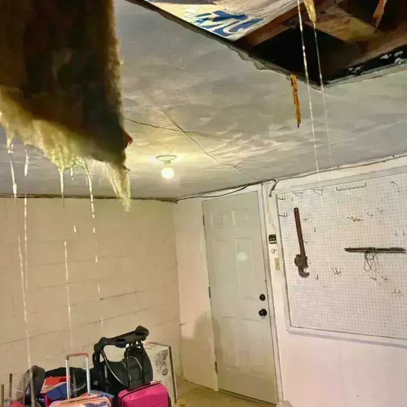 Before and after water damage restoration in Saginaw Township North, MI